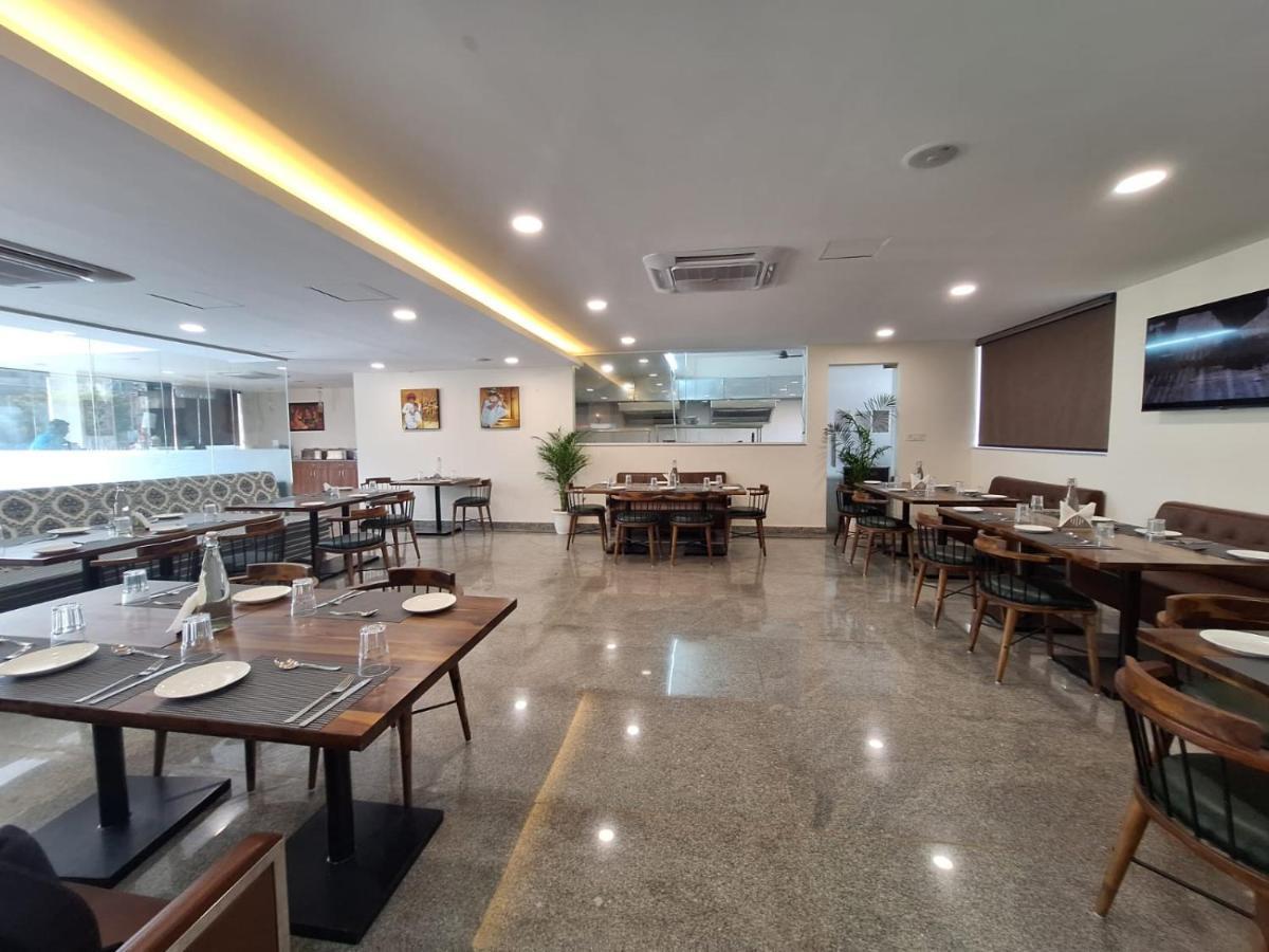 Rr Galaxy Otel Gurgaon Dış mekan fotoğraf