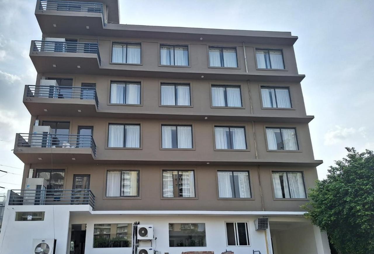 Rr Galaxy Otel Gurgaon Dış mekan fotoğraf