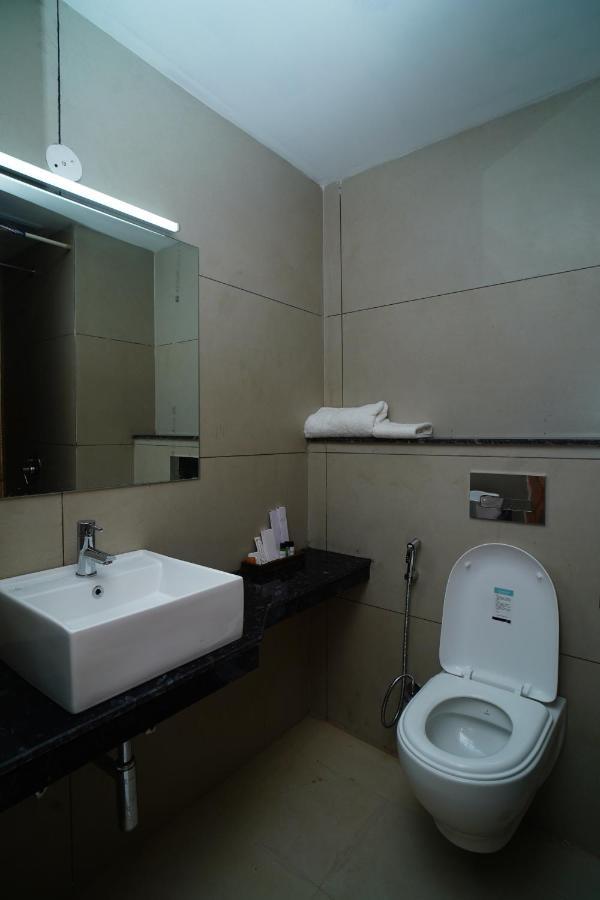 Rr Galaxy Otel Gurgaon Dış mekan fotoğraf