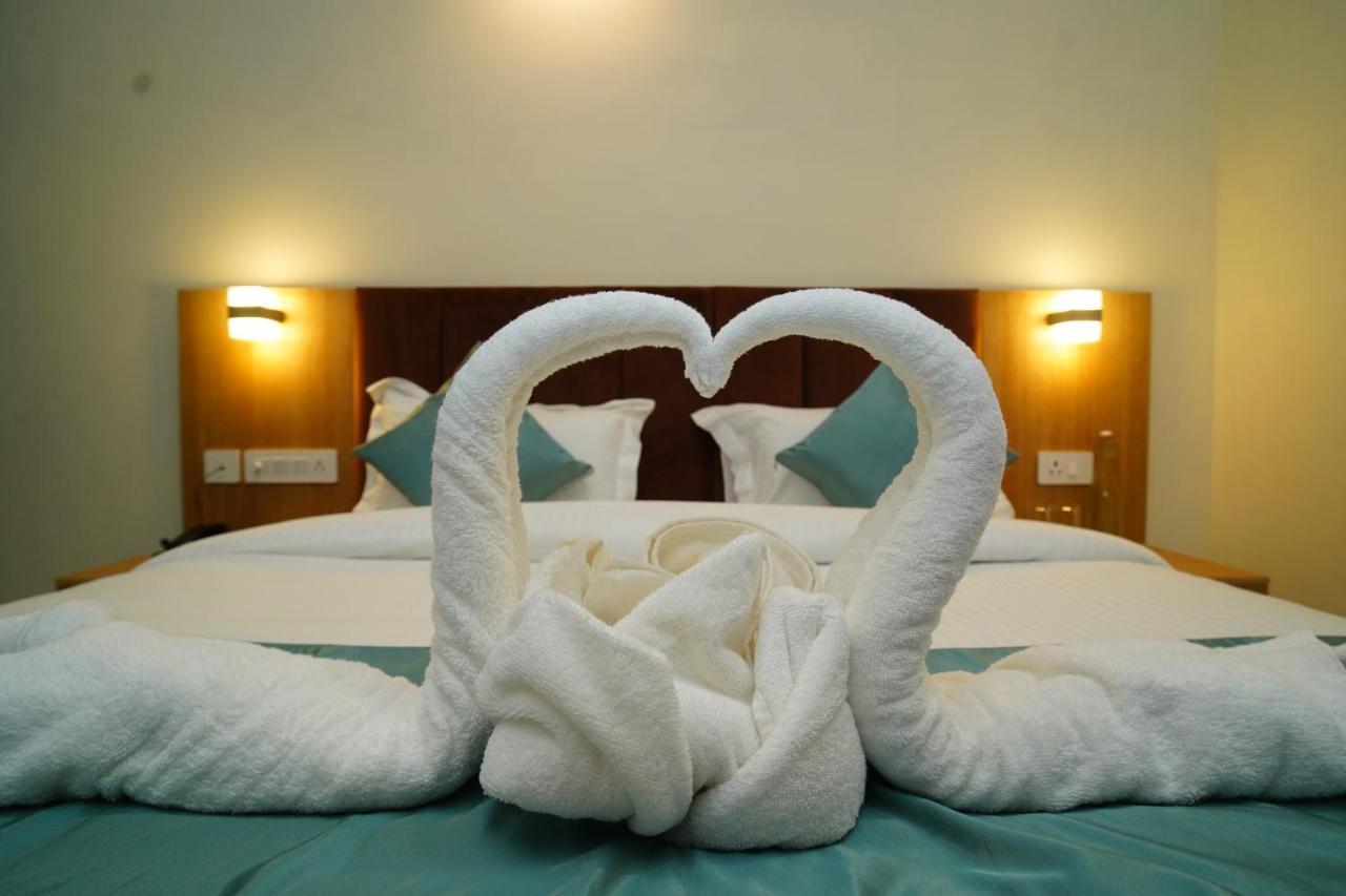 Rr Galaxy Otel Gurgaon Dış mekan fotoğraf