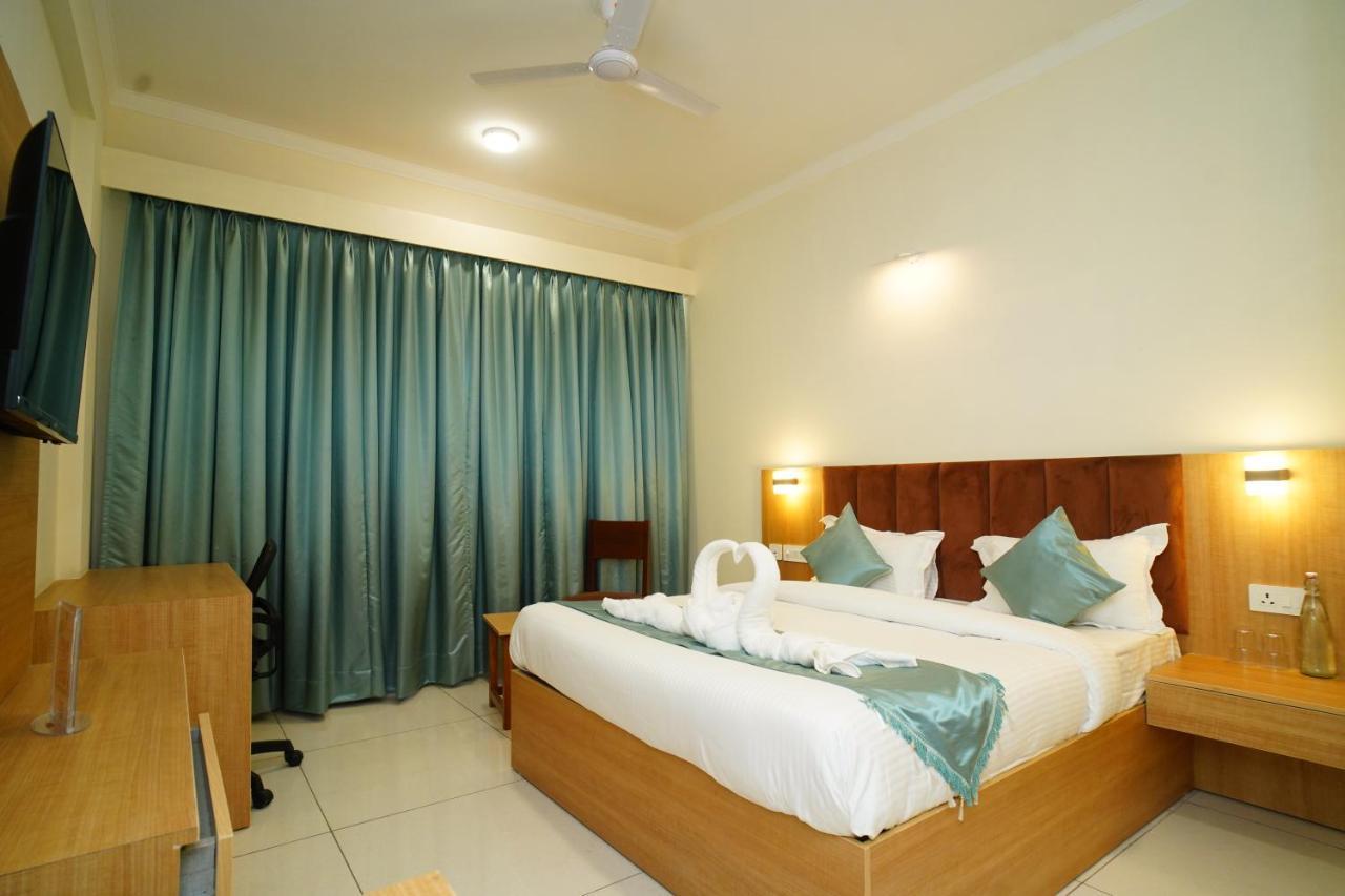 Rr Galaxy Otel Gurgaon Dış mekan fotoğraf