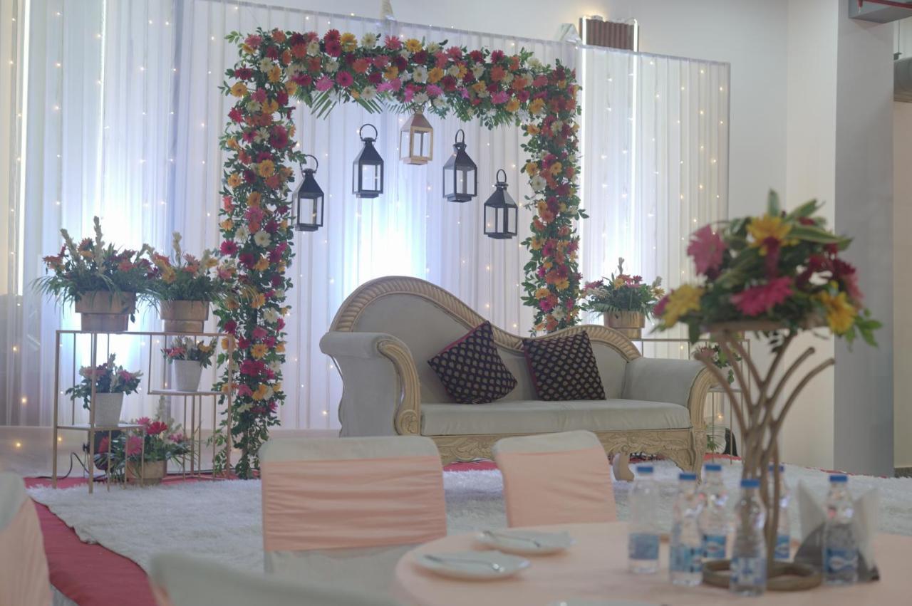 Rr Galaxy Otel Gurgaon Dış mekan fotoğraf