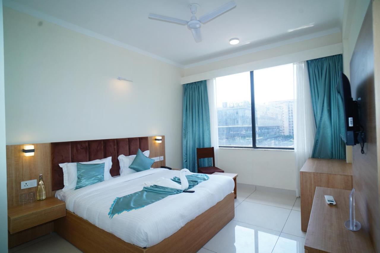 Rr Galaxy Otel Gurgaon Dış mekan fotoğraf