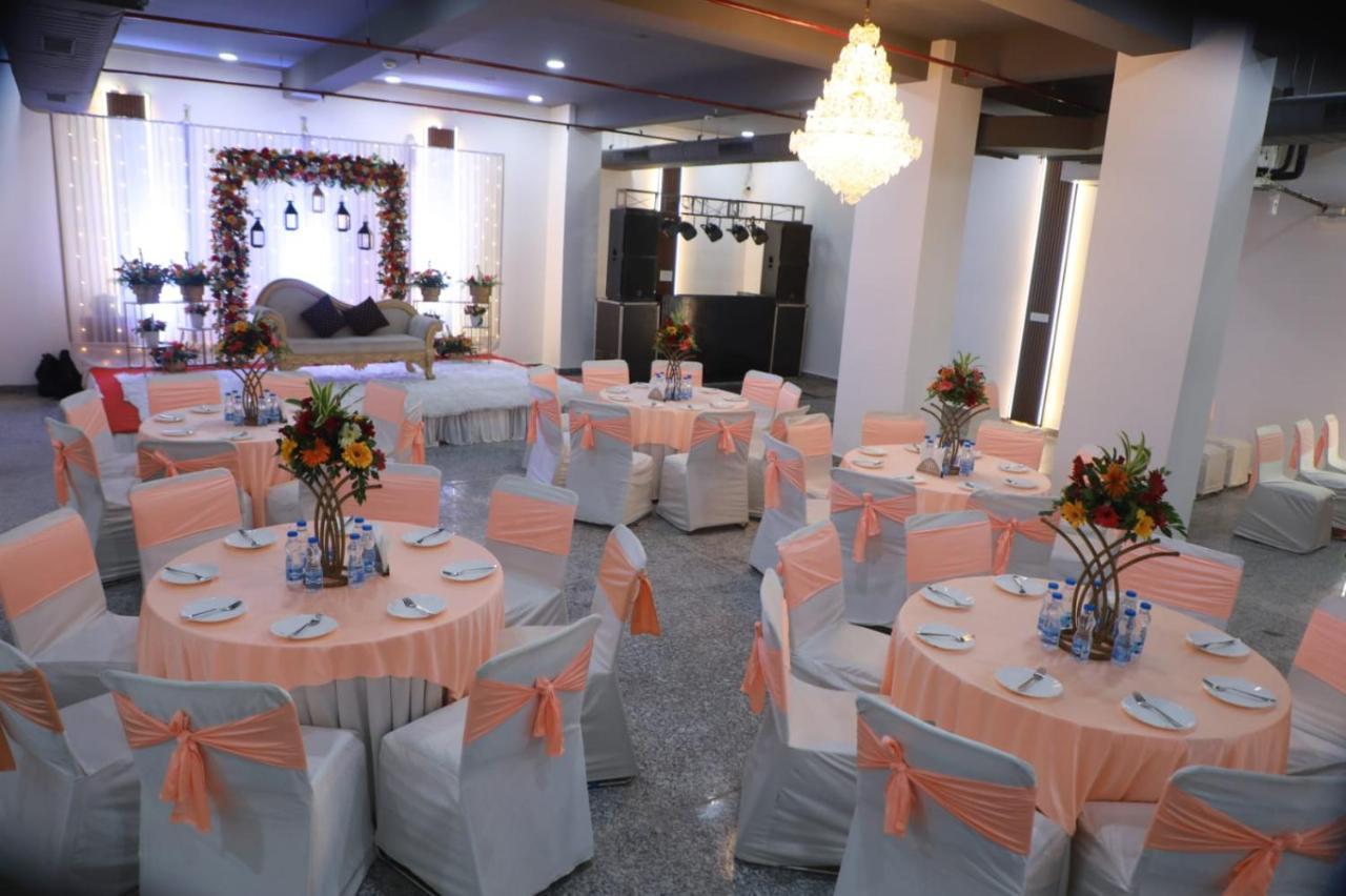 Rr Galaxy Otel Gurgaon Dış mekan fotoğraf