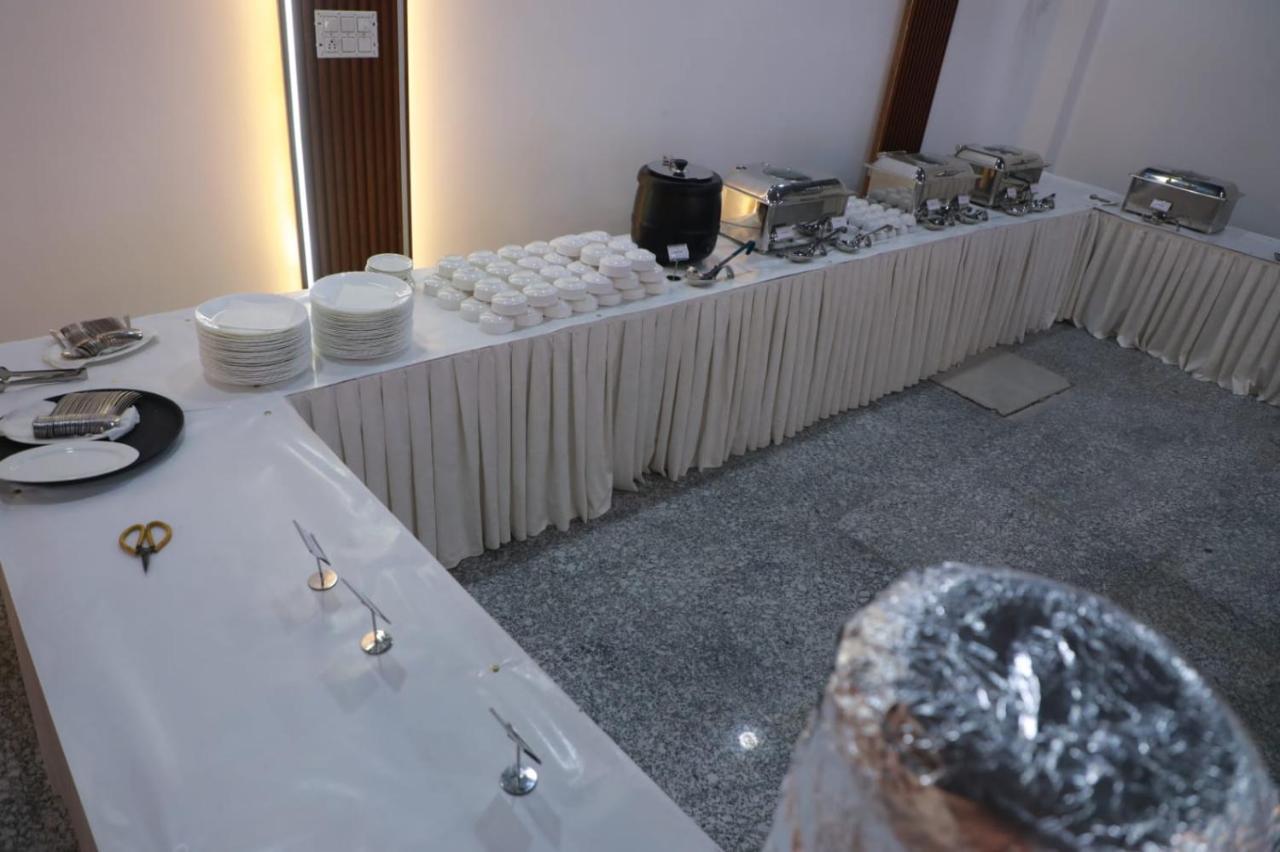 Rr Galaxy Otel Gurgaon Dış mekan fotoğraf