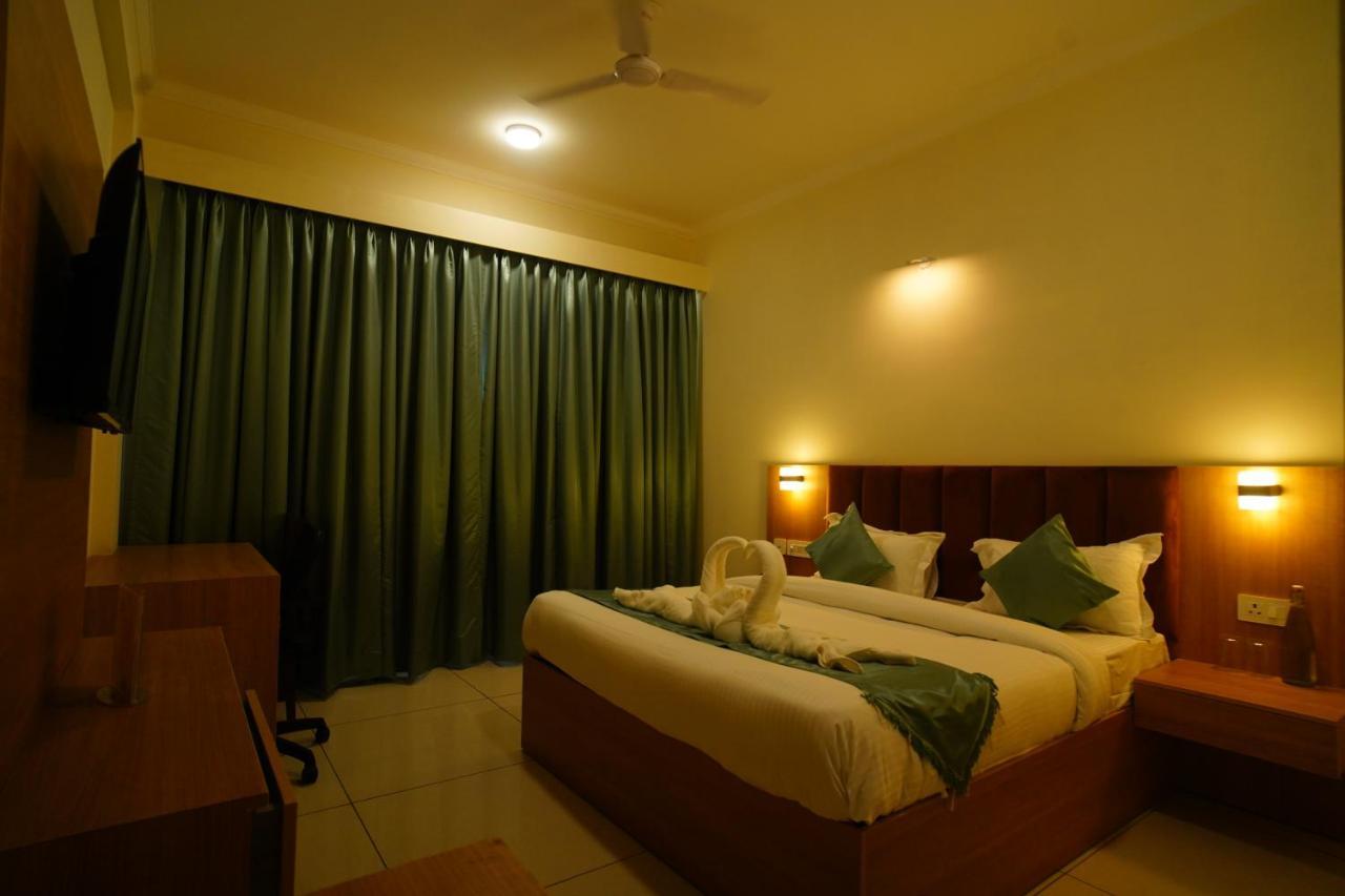 Rr Galaxy Otel Gurgaon Dış mekan fotoğraf