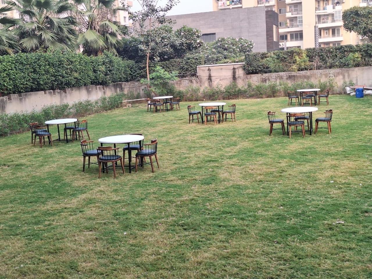 Rr Galaxy Otel Gurgaon Dış mekan fotoğraf