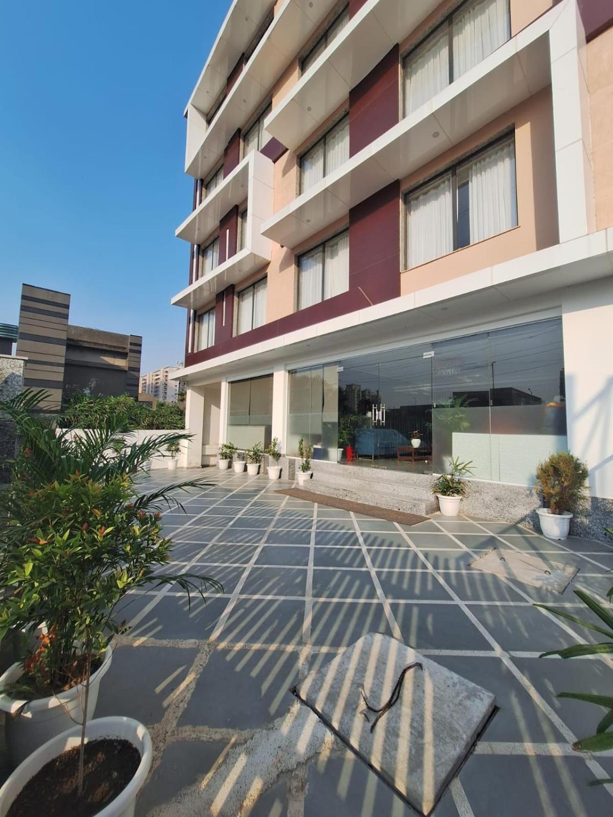 Rr Galaxy Otel Gurgaon Dış mekan fotoğraf