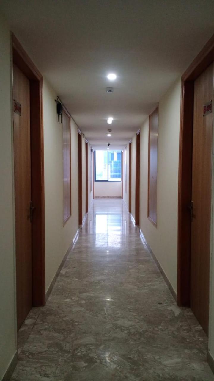 Rr Galaxy Otel Gurgaon Dış mekan fotoğraf