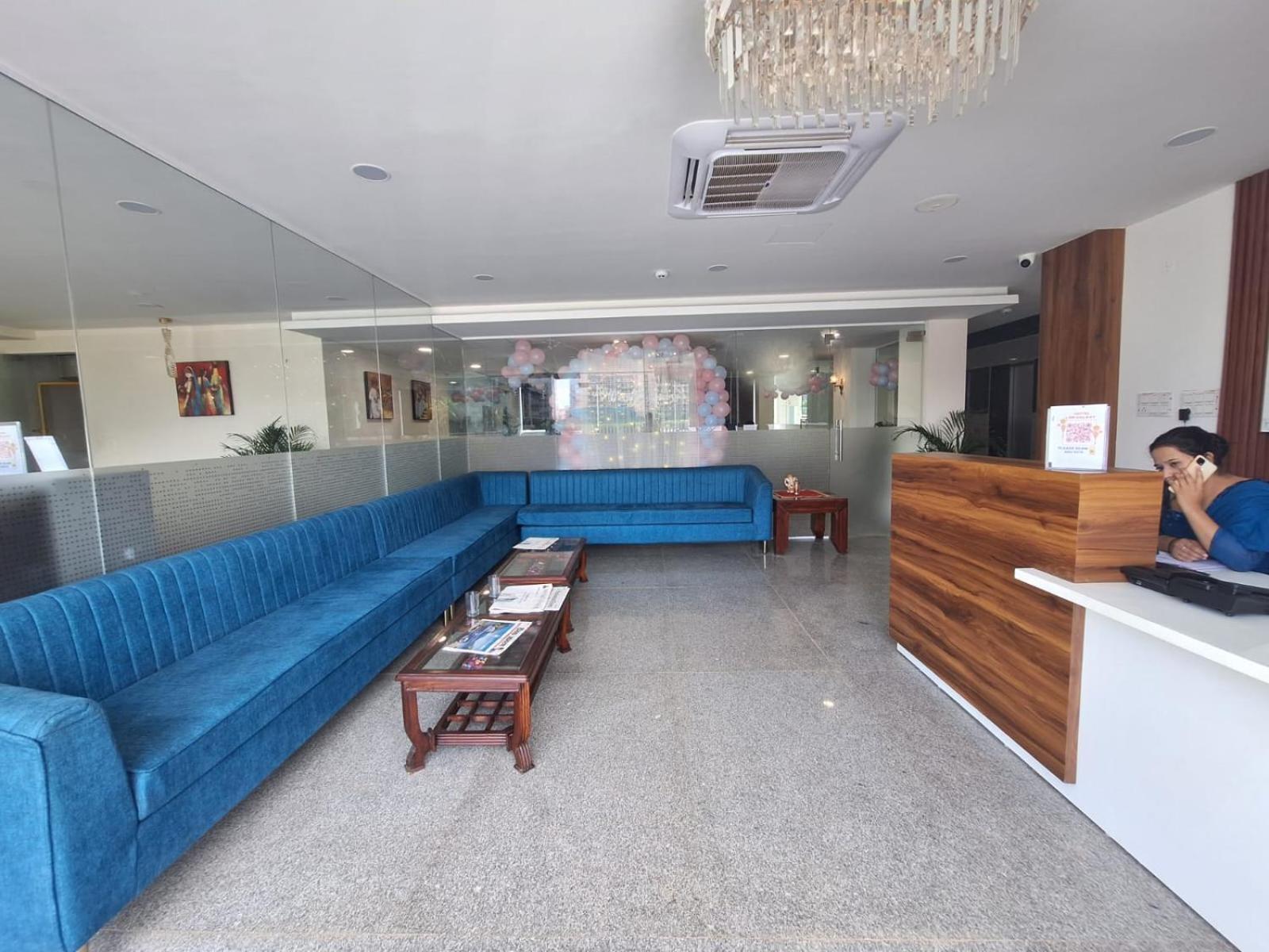 Rr Galaxy Otel Gurgaon Dış mekan fotoğraf